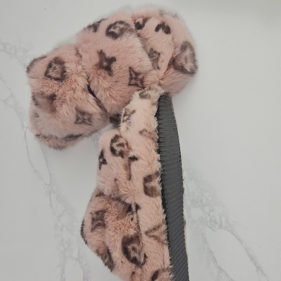 Fuzzy Pink And Brown Monogram Slippers Size 7 - Picture 2 of 6